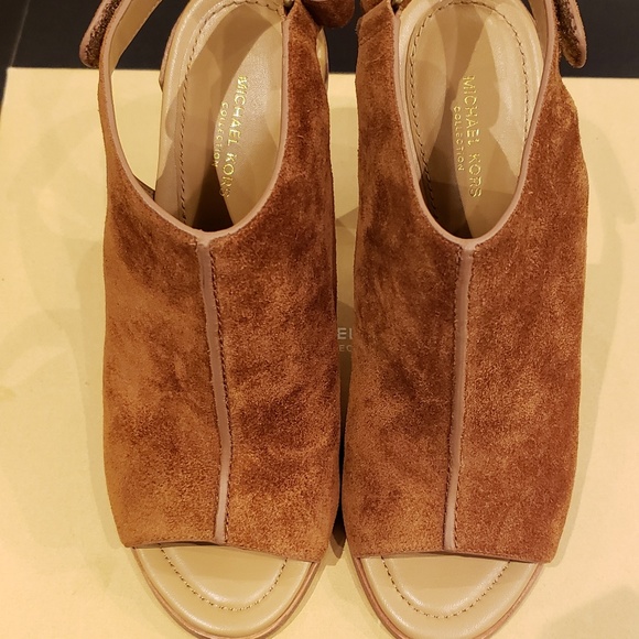 Michael Kors Collection Suede Block Heels NWT - Picture 4 of 6